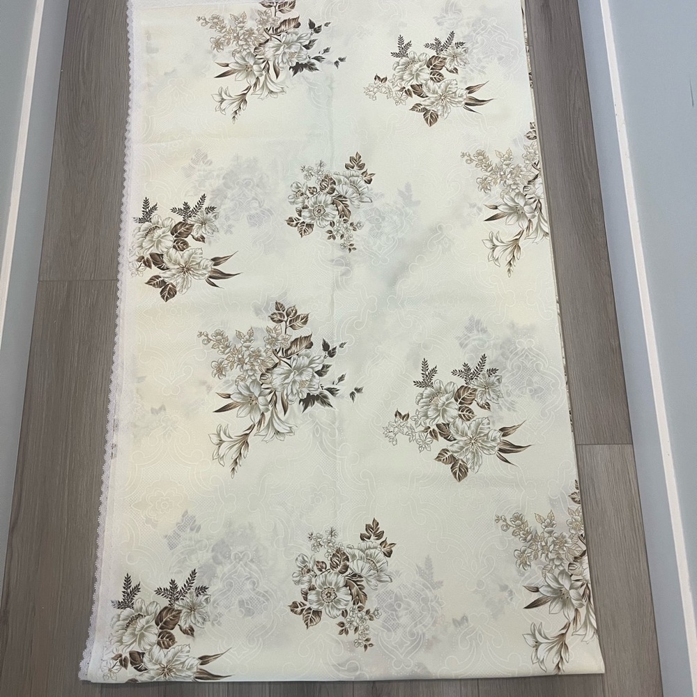 Elegant Floral Tablecloth